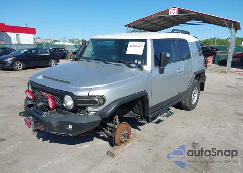 2007 Toyota Fj Cruiser z USA, uszkodzony, nr VIN JTEBU11F670050929